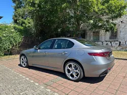 Grau Gebraucht 2018 Alfa Romeo Giulia Veloce Limousine | 22.000 € (Fairer Preis)