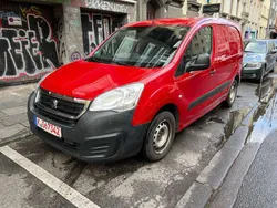 Rot Gebraucht 2017 Peugeot Partner Premium Van / Kleinbus | 6.950 € (Fairer Preis)