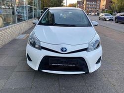 Weiß Gebraucht 2012 Toyota Yaris Hybrid Life Kleinwagen | 5.700 € (Etwas zu teuer)