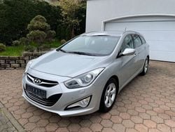 Silber Gebraucht 2013 Hyundai i40 Edition Kombi | 10.950 € (Etwas zu teuer)