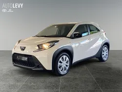 Weiß Gebraucht 2023 Toyota Aygo Play Kleinwagen | 15.890 € (Fairer Preis)