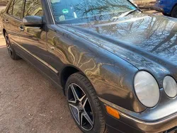 Grau Gebraucht 2002 Mercedes E320 Limousine | 6.800 € (Fairer Preis)