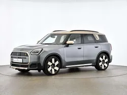 Grün Gebraucht 2024 Mini Countryman SUV | 42.370 € (Guter Preis)