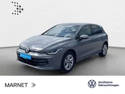 Mondsteingrau Gebraucht 2024 VW Golf VIII Life Limousine | 27.190 € (Fairer Preis)
