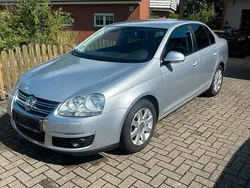 Silber Gebraucht 2008 VW Jetta Limousine | 2.899 € (Fairer Preis)
