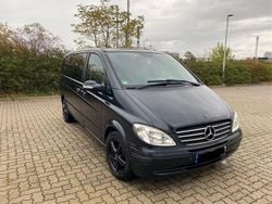 Schwarz Gebraucht 2006 Mercedes Viano Van / Kleinbus | 9.900 € (Fairer Preis)