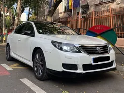 Weiß Gebraucht 2012 Renault Latitude Limousine | 5.000 €