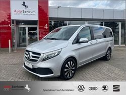 Brillantsilber metallic Gebraucht 2022 Mercedes V220 Edition Van / Kleinbus | 39.970 € (Fairer Preis)