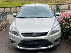 Silber Gebraucht 2009 Ford Focus Style Limousine | 2.500 € (Fairer Preis)