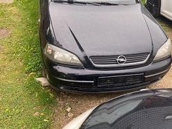 Schwarz Gebraucht 2003 Opel Astra Kombi | 400 € (Guter Preis)