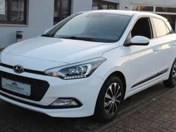Weiß Gebraucht 2017 Hyundai i20 Passion Kleinwagen | 8.690 € (Fairer Preis)