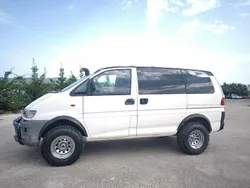 Weiß Gebraucht 2001 Mitsubishi L400 SUV | 9.000 €