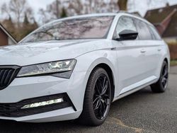Weiß Gebraucht 2020 Skoda Superb SportLine Kombi | 28.399 € (Fairer Preis)