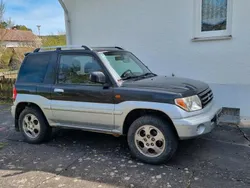 Grün Gebraucht 2005 Mitsubishi Pajero SUV | 2.199 €