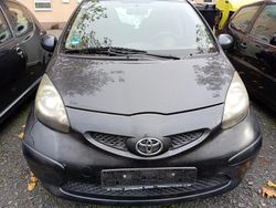Grau Gebraucht 2006 Toyota Aygo Kleinwagen | 500 € (Guter Preis)