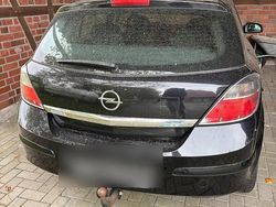 Schwarz Gebraucht 2009 Opel Astra Limousine | 1.000 € (Guter Preis)