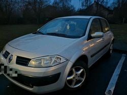 Silber Gebraucht 2003 Renault Mégane II Kleinwagen | 870 € (Guter Preis)