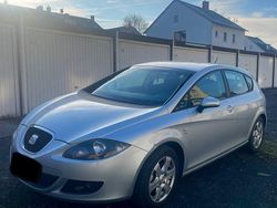 Grau Gebraucht 2006 Seat Leon Stylance Limousine | 2.199 € (Etwas zu teuer)