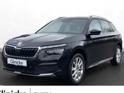 Blackmagic perleefekt met. Gebraucht 2020 Skoda Kamiq Style SUV | 18.490 € (Fairer Preis)