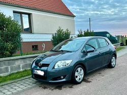 Grau Gebraucht 2010 Toyota Auris Limousine | 3.500 € (Guter Preis)