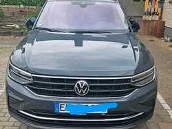 Grau Gebraucht 2022 VW Tiguan Active SUV | 25.250 € (Superpreis)