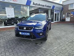 Mystic blue pearl (metallic) Gebraucht 2018 Seat Arona FR SUV | 18.475 € (Etwas zu teuer)