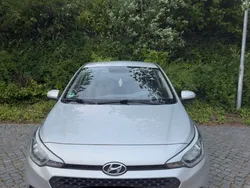 Silber Gebraucht 2018 Hyundai i20 Kleinwagen | 8.550 € (Guter Preis)