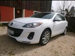 Weiß Gebraucht 2013 Mazda 3 Limousine | 3.700 €