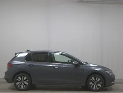 Grau Gebraucht 2023 VW Golf VIII Move Limousine | 19.480 € (Superpreis)