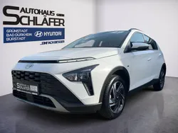 Atlas white / sol Gebraucht 2024 Hyundai Bayon Trend SUV | 18.780 € (Guter Preis)