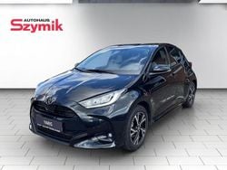 Mysticschwarz Gebraucht 2024 Toyota Yaris Hybrid Style Limousine | 21.960 € (Guter Preis)