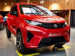 Rot Neu 2024 Aixam Crossover Premium | 21.180 € (Etwas zu teuer)