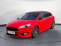 Rot Gebraucht 2015 Ford Focus Titanium Limousine | 7.490 € (Guter Preis)
