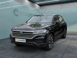 Schwarz Gebraucht 2024 VW Touareg SUV | 58.920 € (Guter Preis)