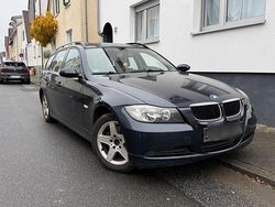 Violet Gebraucht 2006 BMW 320 Kombi | 1.800 € (Superpreis)