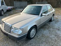 Grau Gebraucht 1990 Mercedes E230 Limousine | 3.600 €
