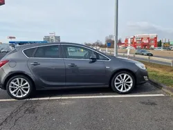 Grau Gebraucht 2011 Opel Astra Design Edition Limousine | 5.800 € (Fairer Preis)