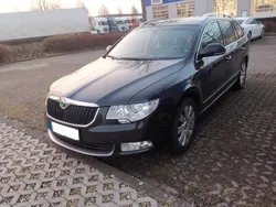 Schwarz Gebraucht 2010 Skoda Superb Kombi | 6.600 €