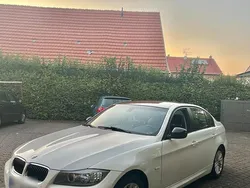 Weiß Gebraucht 2009 BMW 320 Limousine | 8.800 € (Teuer)