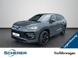 Delfingrau metallic (metallic) Gebraucht 2025 VW Tayron R-line SUV | 57.850 € (Guter Preis)