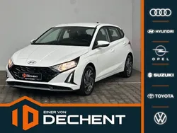 Weiß Gebraucht 2024 Hyundai i20 Trend Limousine | 19.919 € (Fairer Preis)