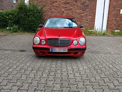 Silber Gebraucht 1999 Mercedes E200 Limousine | 3.700 € (Fairer Preis)