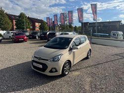 Beige Gebraucht 2014 Hyundai i10 Intro Edition Kleinwagen | 5.990 € (Fairer Preis)