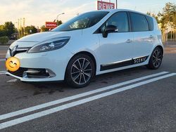 Weiß Gebraucht 2013 Renault Scénic III Bose Edition Van / Kleinbus | 3.800 € (Guter Preis)