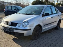 Silber Gebraucht 2004 VW Polo Basis Limousine | 1.298 € (Fairer Preis)