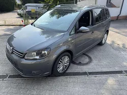 Grau Gebraucht 2015 VW Touran Cup Van / Kleinbus | 12.900 € (Fairer Preis)