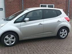 Silber Gebraucht 2013 Kia Venga FIFA World Cup Edition Kleinwagen | 6.900 € (Fairer Preis)