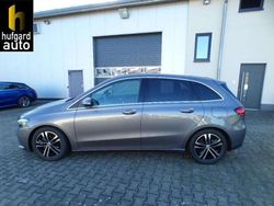 787 mountaingrau Gebraucht 2024 Mercedes B200 Advanced Van / Kleinbus | 34.500 € (Fairer Preis)