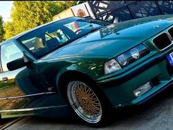 Grün Gebraucht 1991 BMW 316 Performance Limousine | 7.990 €