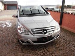 Silber Gebraucht 2011 Mercedes B180 Van / Kleinbus | 5.990 € (Guter Preis)